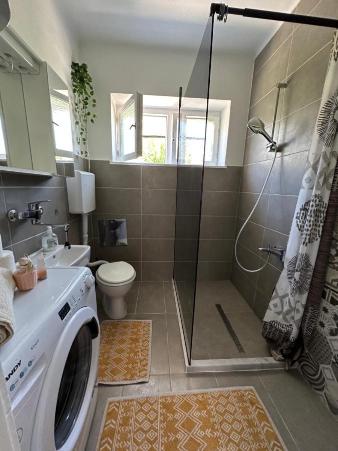Cosy Family Apartment Marina Kastela Near Airport エクステリア 写真