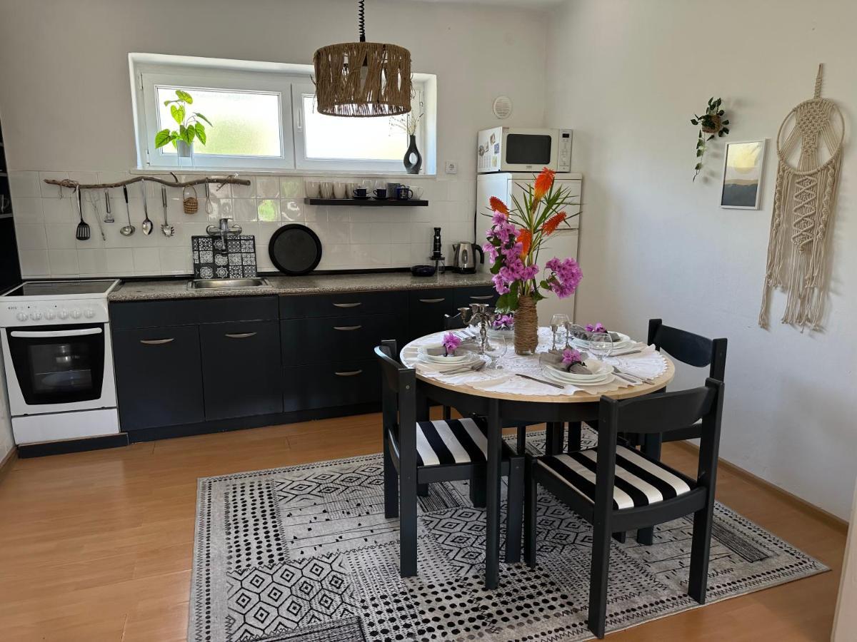 Cosy Family Apartment Marina Kastela Near Airport エクステリア 写真
